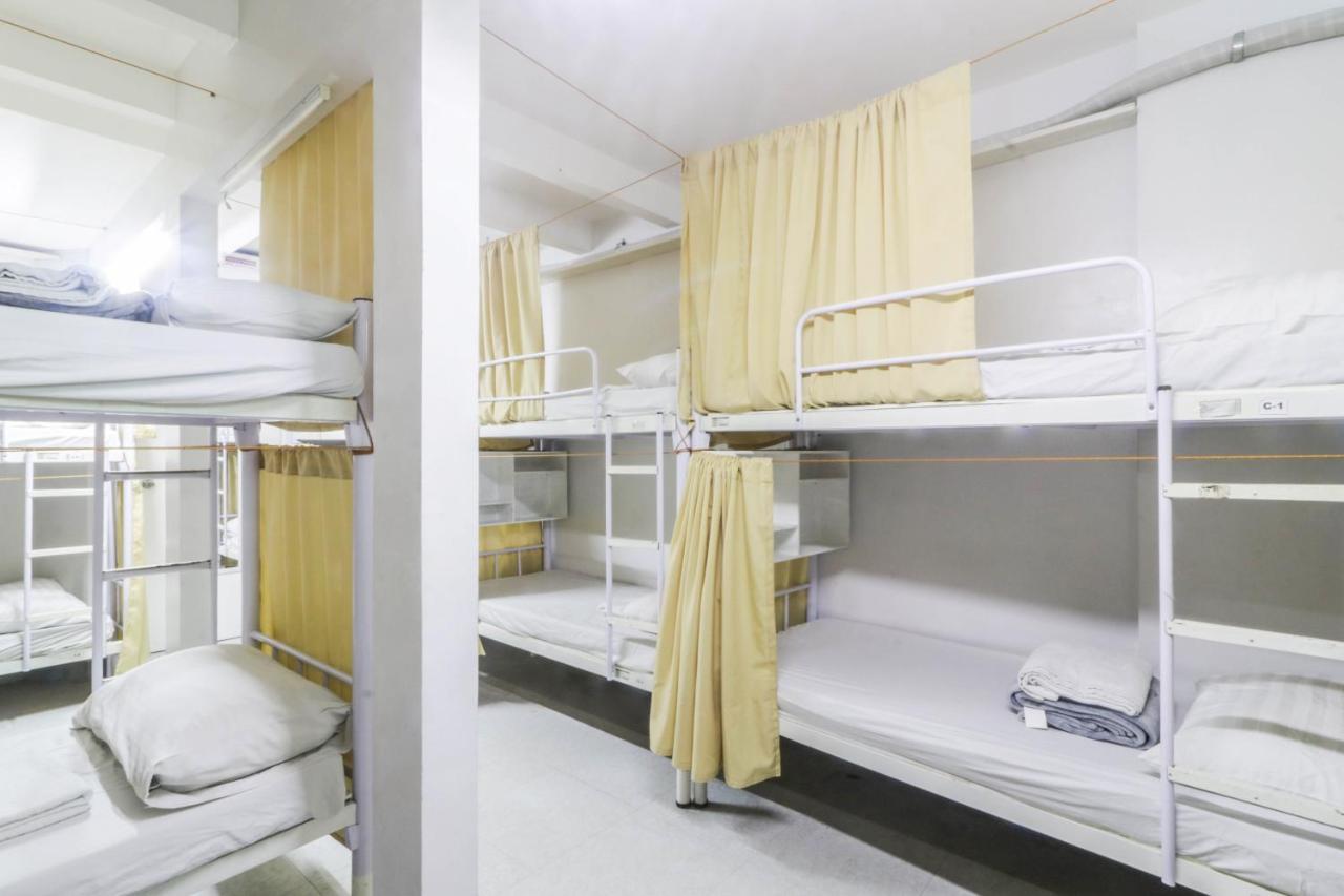 Bed in Male Dormitory Room,1000024896:JPEG