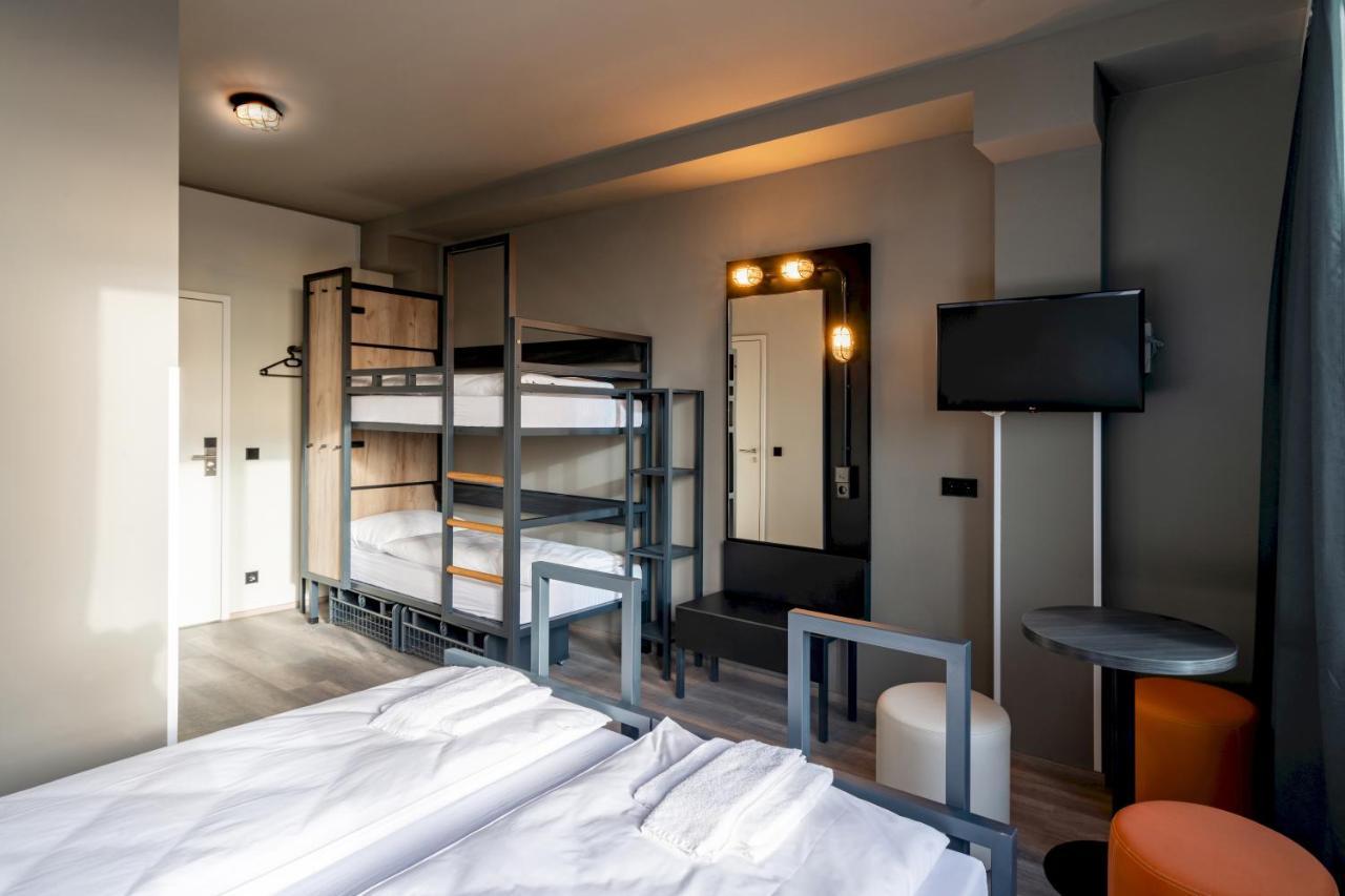 Quadruple Room,1295677849:JPEG