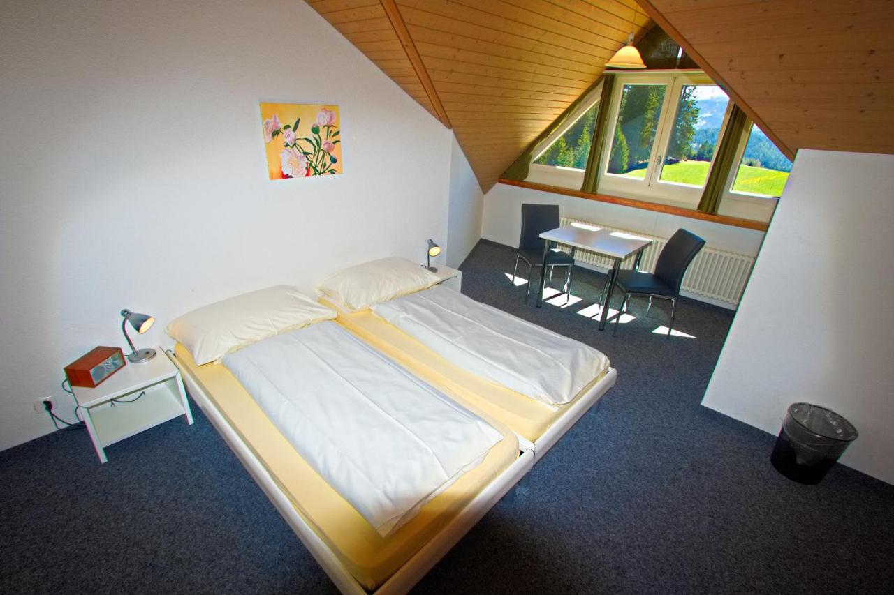 Deluxe Double Room Shower