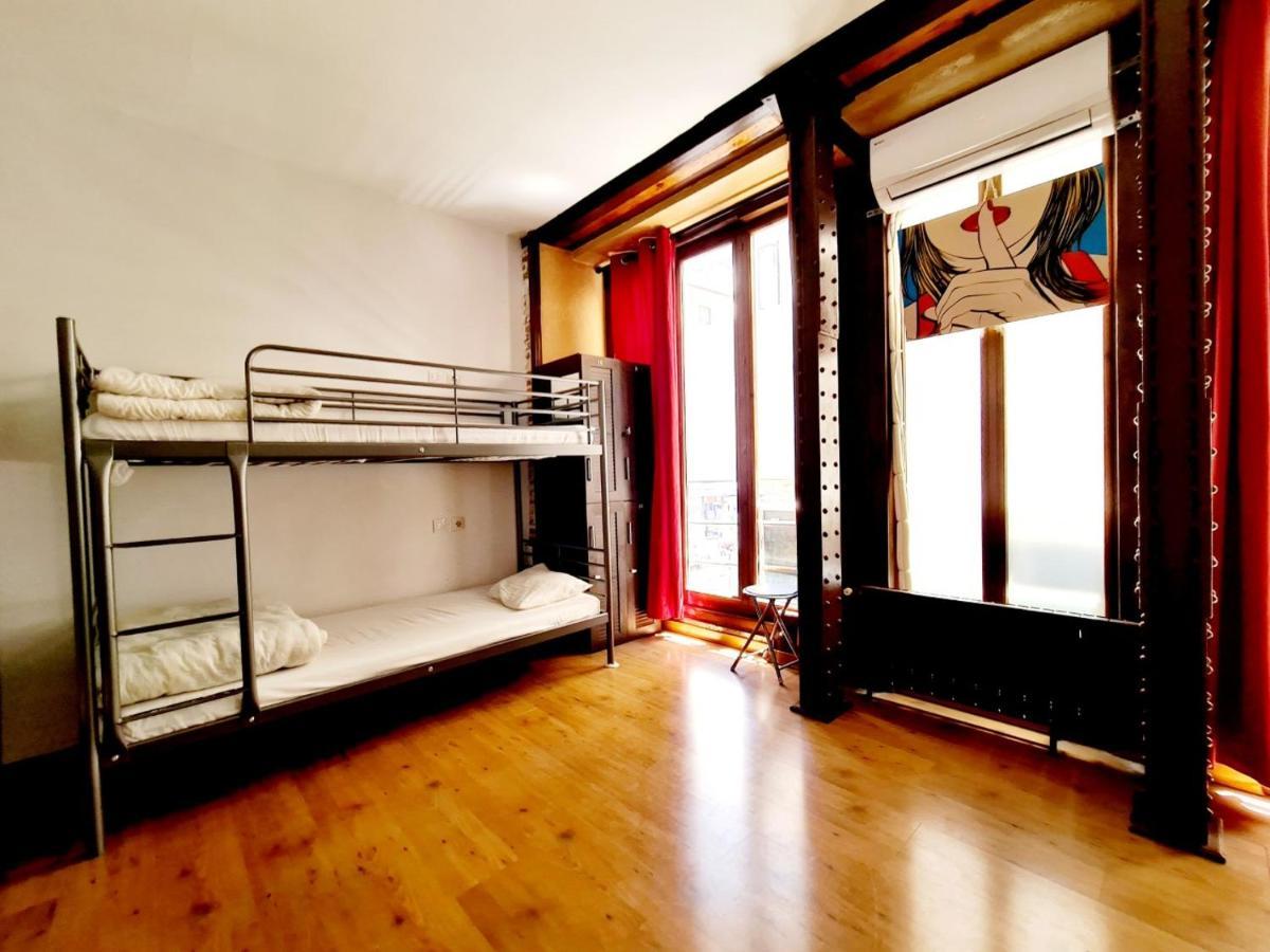 Single Bed in Female Dormitory Room,1009163305:JPEG