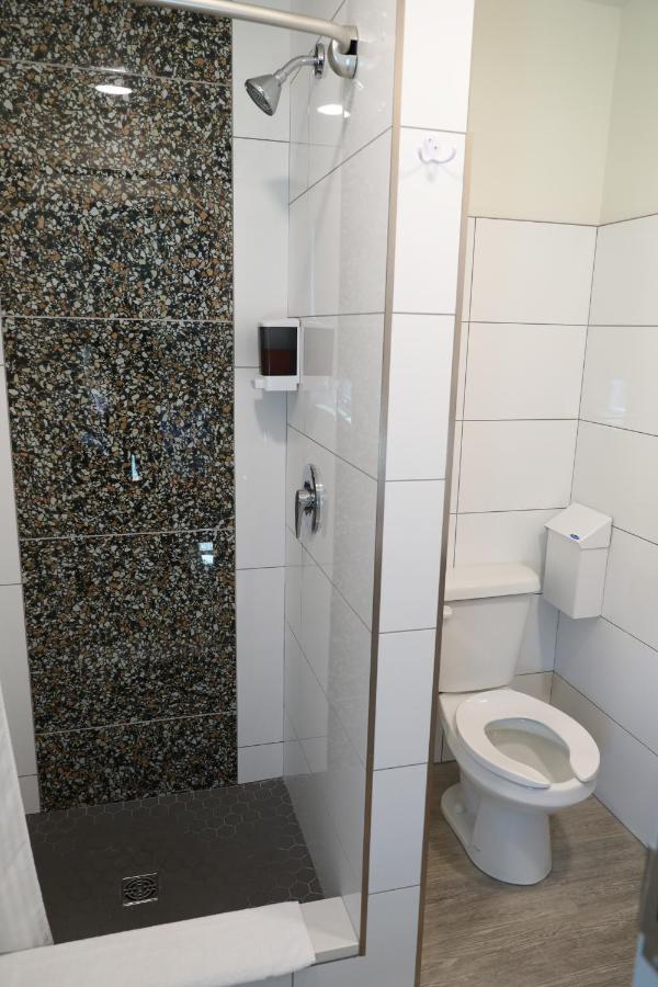 Twin Room Private Bathroom