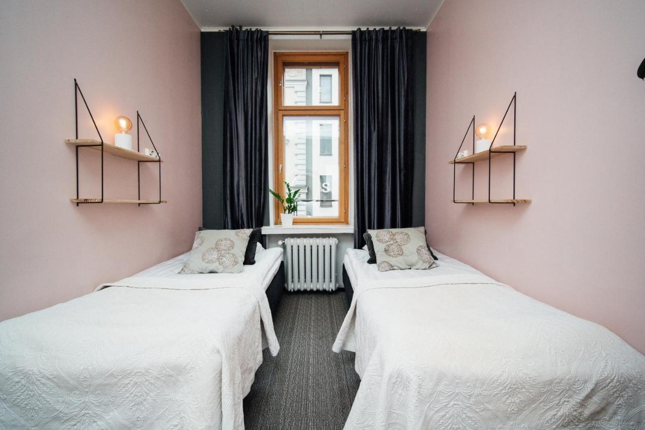 Chambre Lits Jumeaux avec Salle de Bains Commune
