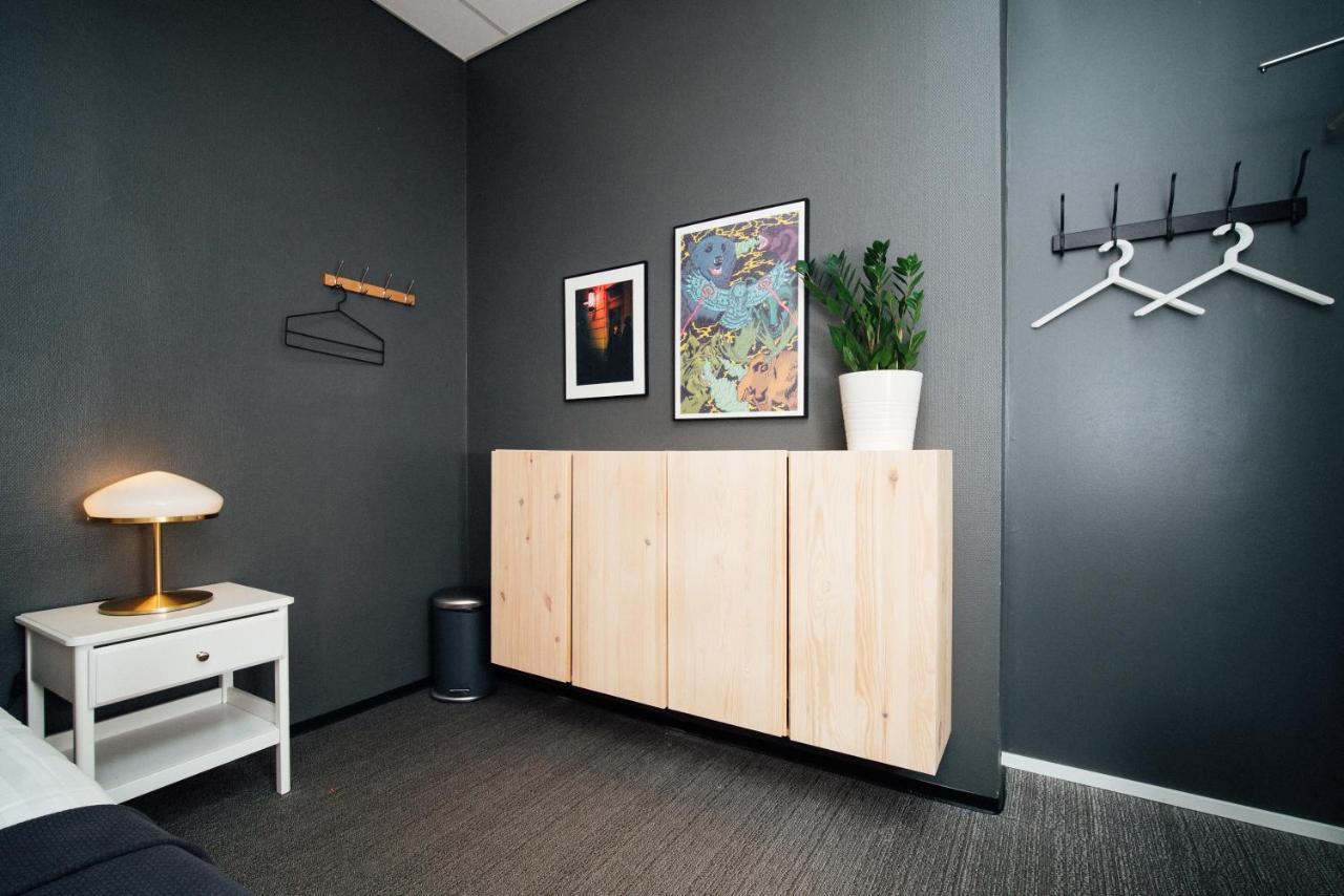 Chambre Simple Économique avec Salle de Bains Commune sans Fenêtre