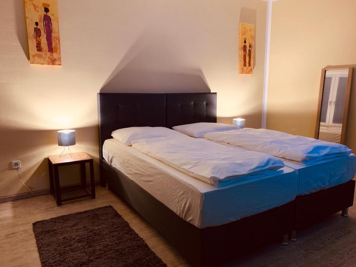 Standard Twin Room with Shared Bathroom,1032371435:JPEG