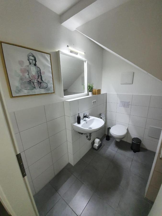 Doppel-/Zweibettzimmer mit Gemeinschaftsbad