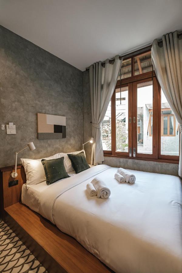Queen Room with Pool View
