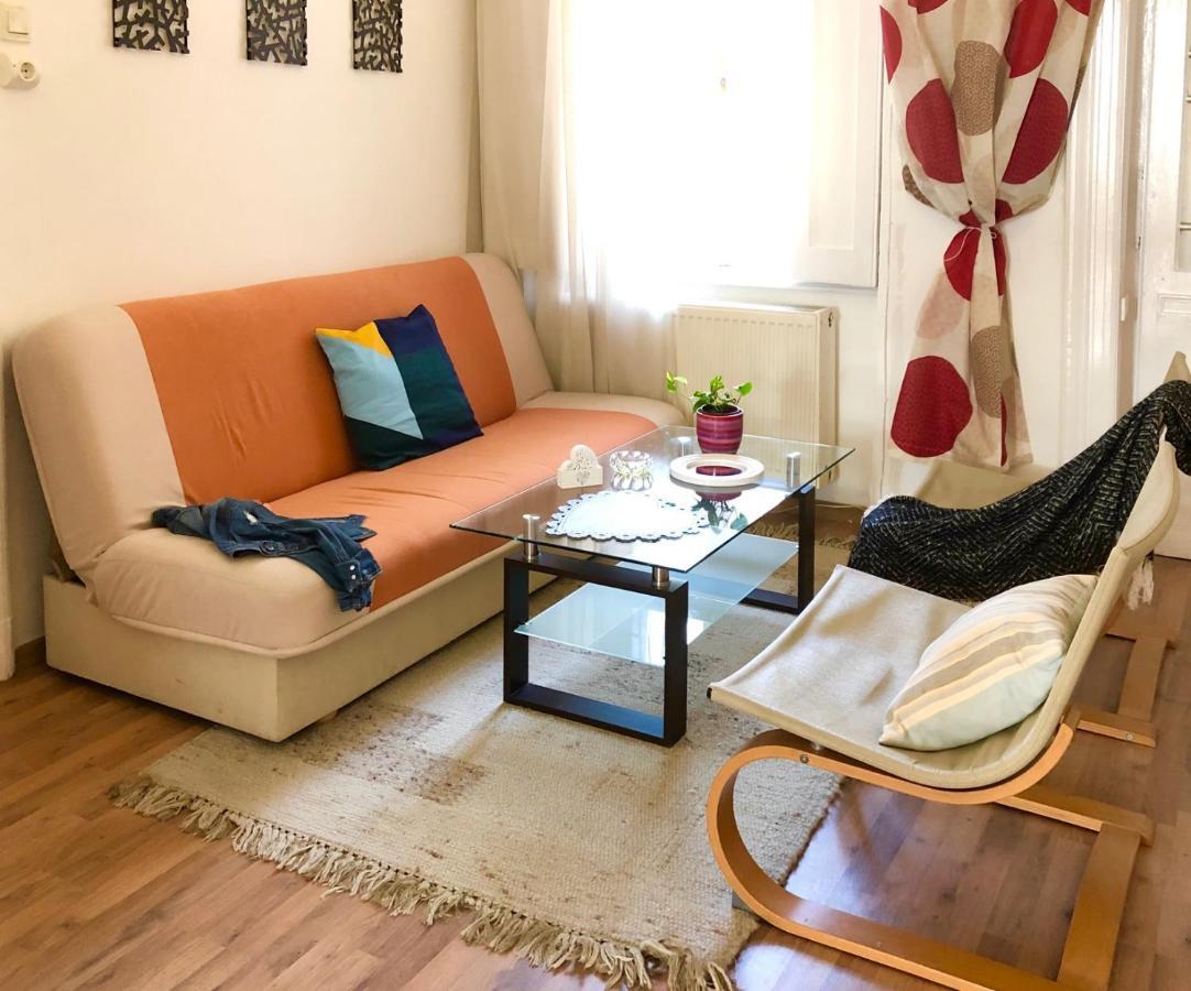 Basic Driepersoonskamer met Gedeelde Badkamer