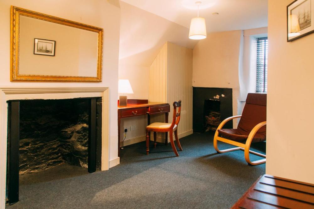 Single Room with Private Bathroom