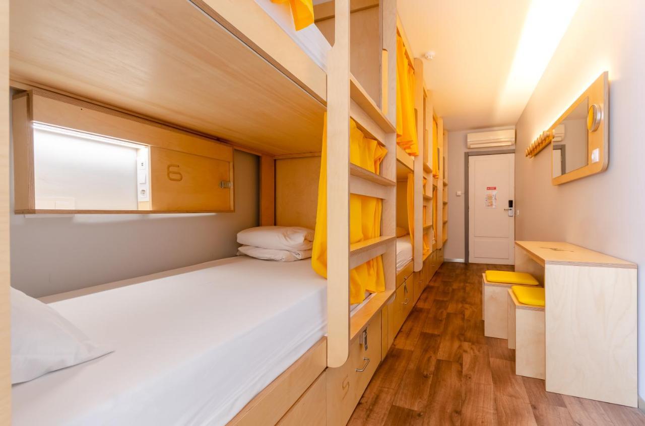 Bunk Bed 6-Bed Mixed Dormitory Room