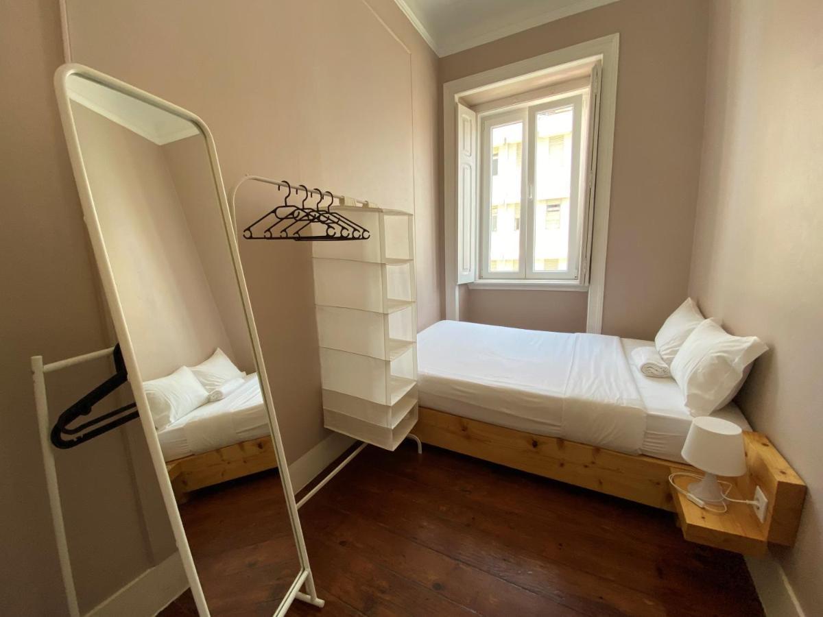 Single Room with Shared Bathroom,1100121942:JPEG