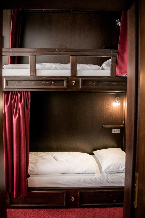 Bed 4-Bed Dormitory Room