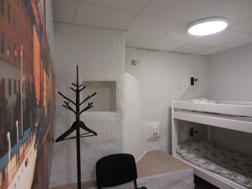 Posto Letto in Dormitorio con 6 Letti