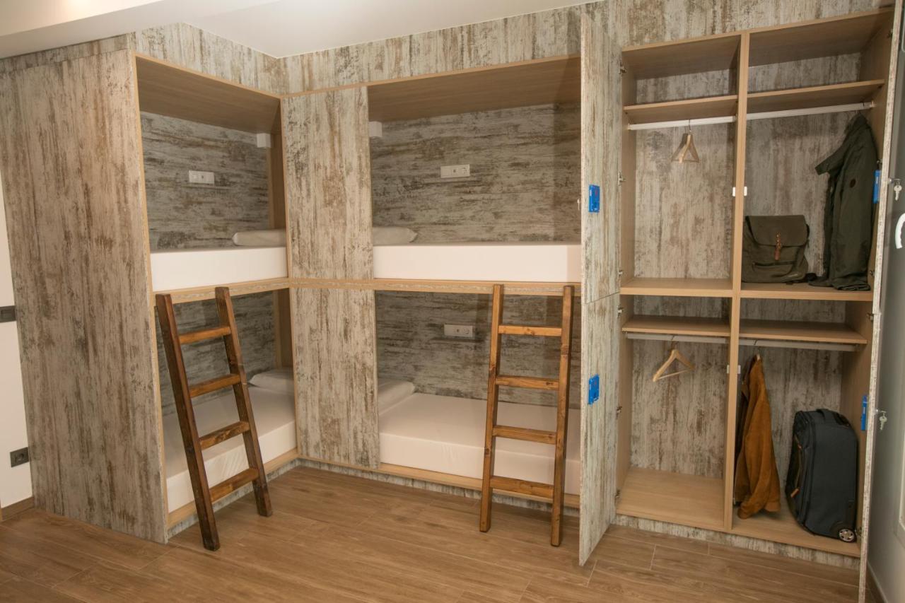 Bed 8-Bed Mixed Dormitory Room