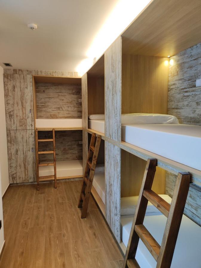 Bed 6-Bed Mixed Dormitory Room