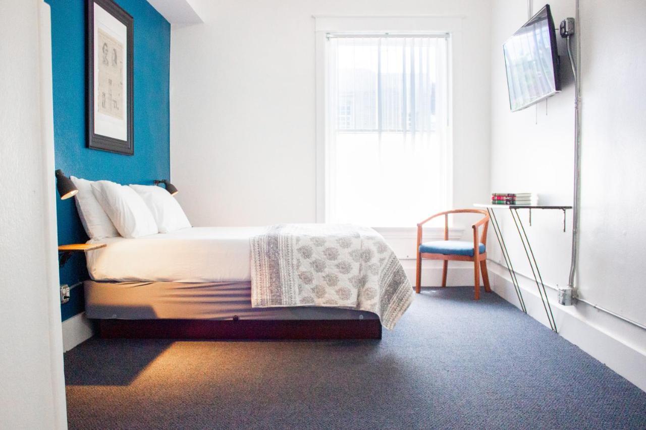 Private Euro Room