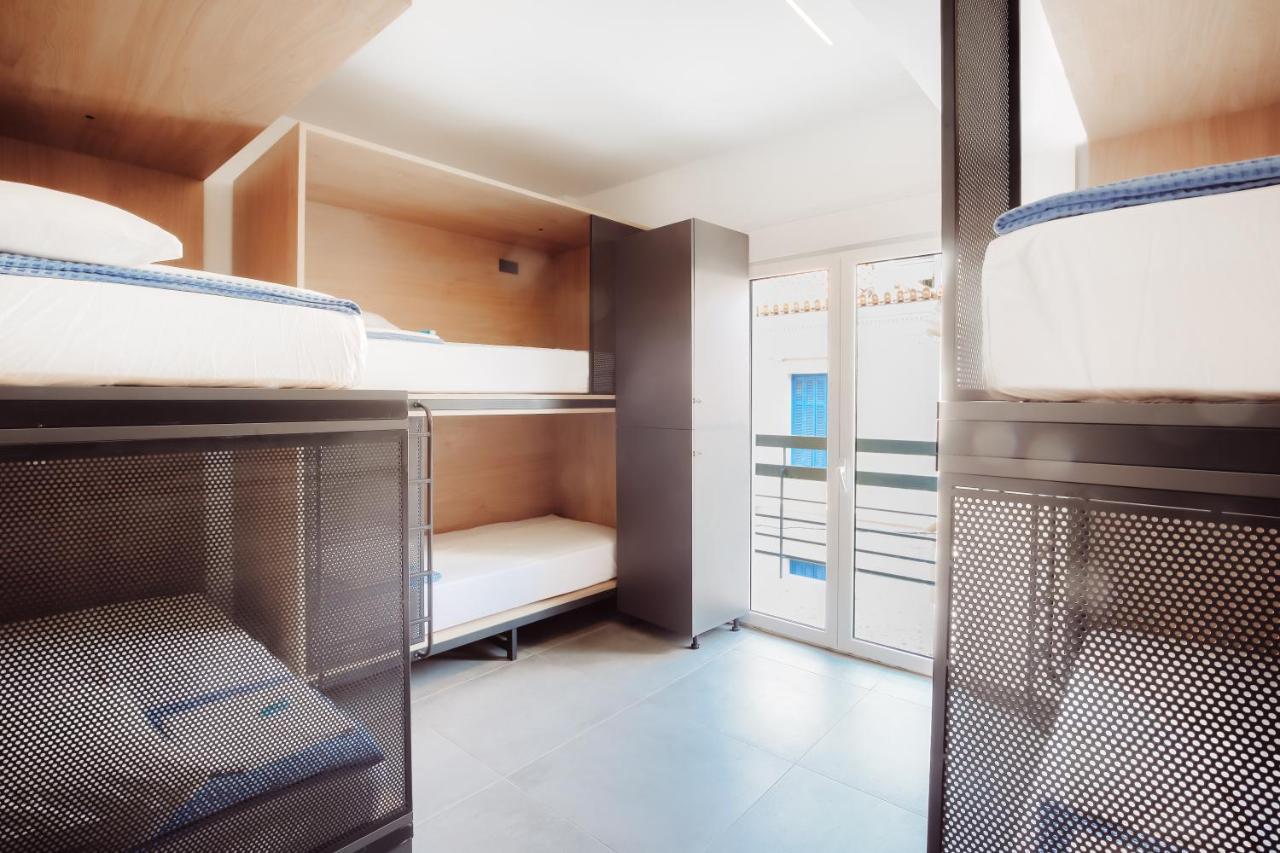 Bed 6-Bed Dormitory Room