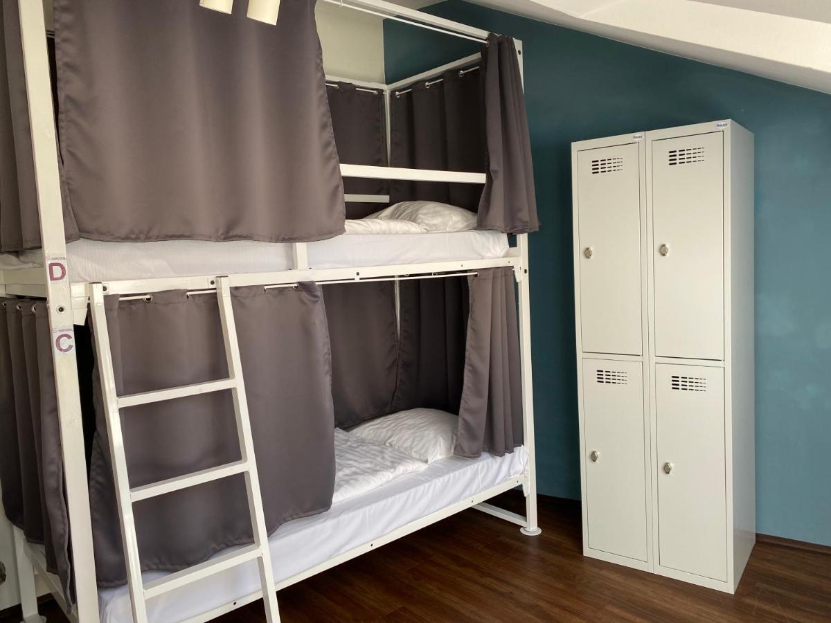 Bed 10-Bed Mixed Dorm