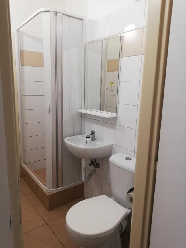 Standard Twin Room,1152314070:JPEG