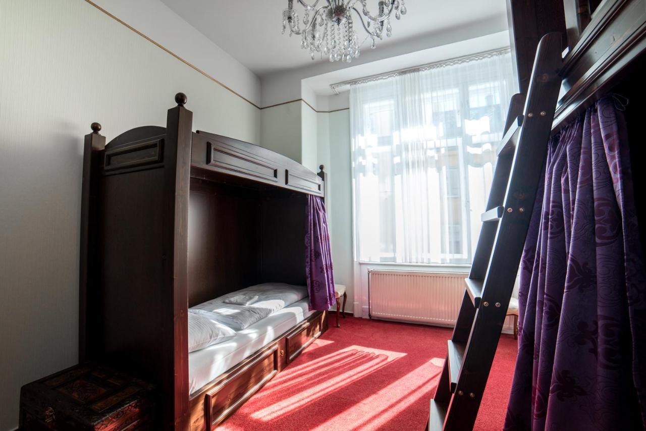 Bed 3-Bed Female Dormitory Room
