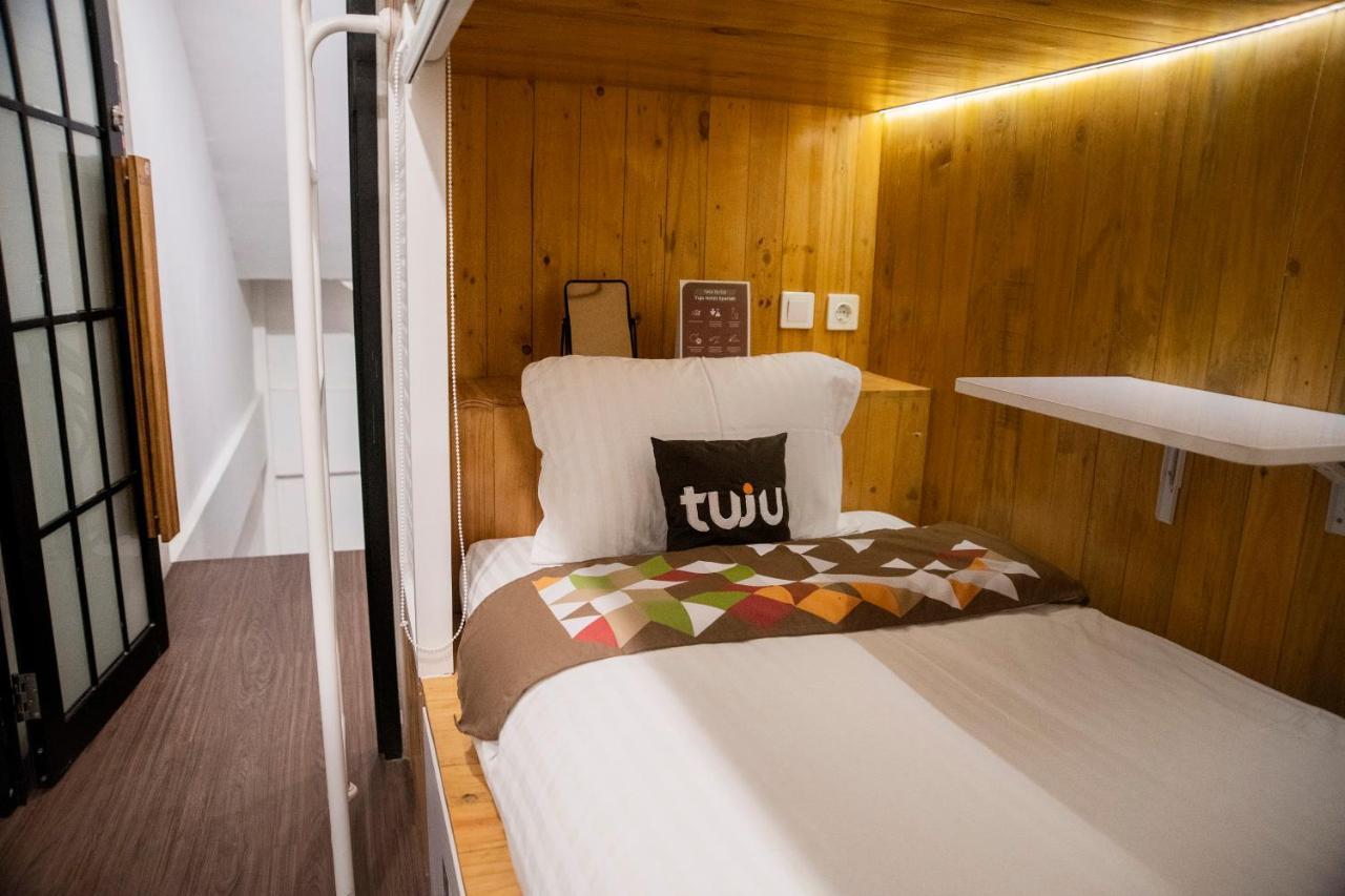 Single Bed in Male Dormitory Room