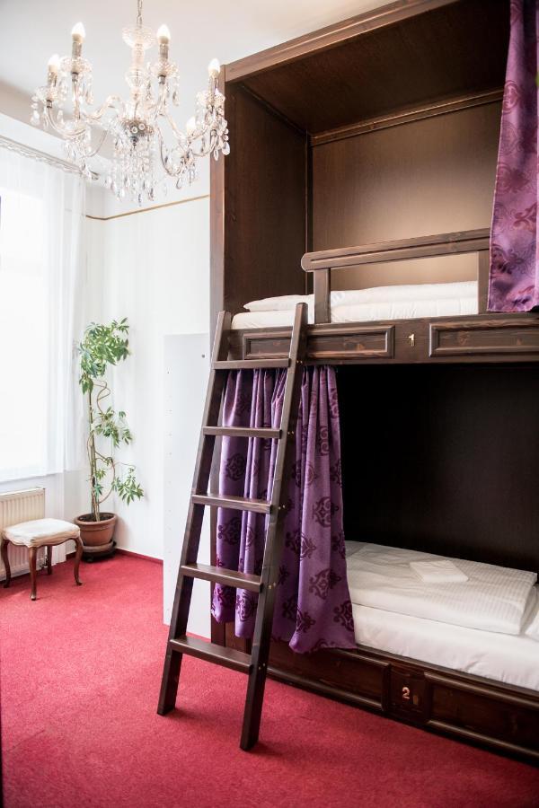 Bed 3-Bed Female Dormitory Room