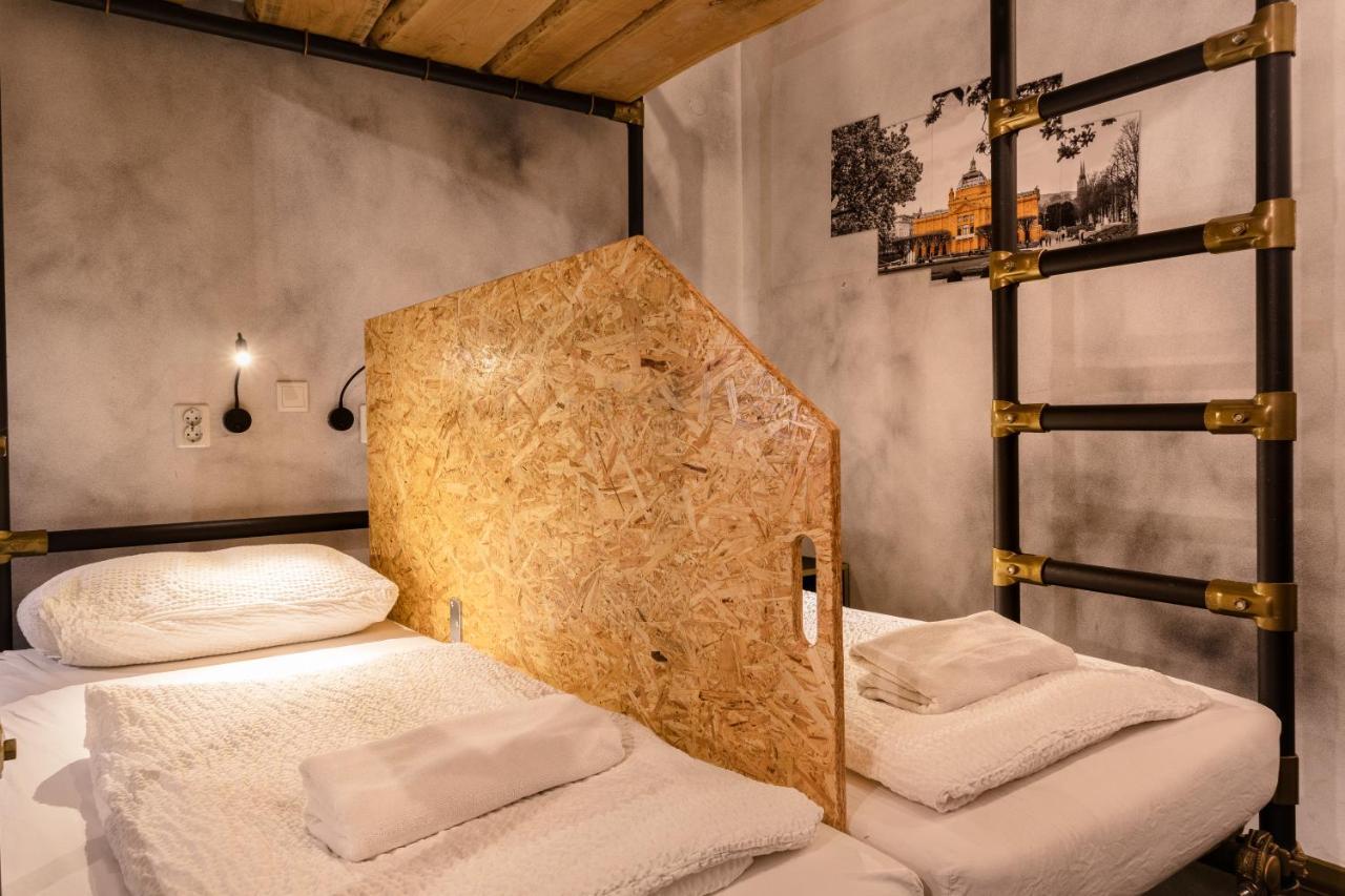 Single Bed 4-Bed Dormitory Room