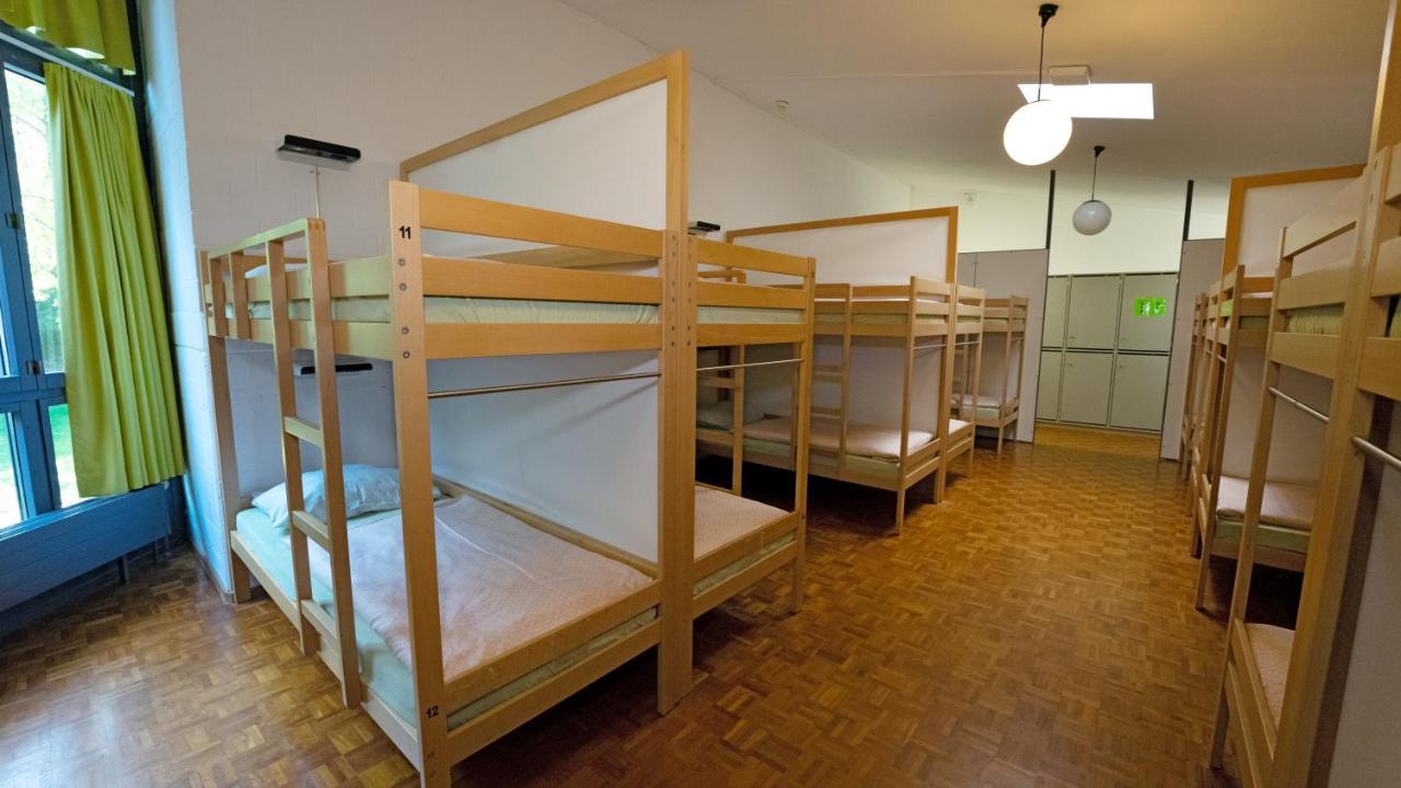 Bed 20-Bed Femal Dormitory Room