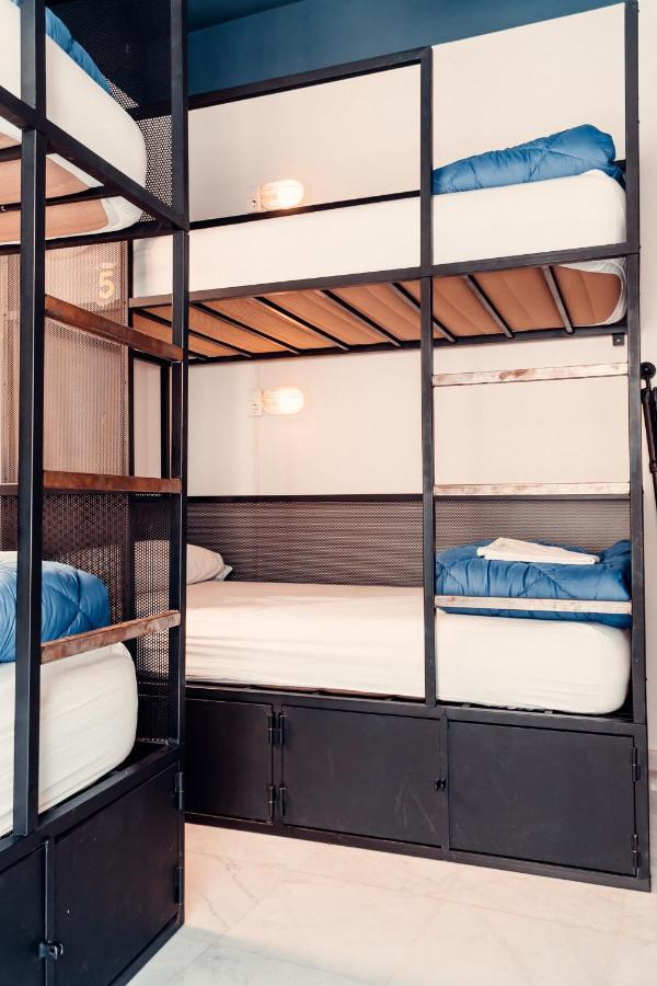 Einzelbett im gemischten Schlafsaal (4 Erwachsene)