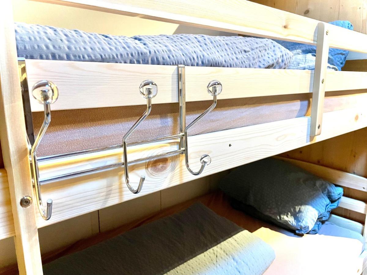 Einzelbett im gemischten 18-Bett-Schlafsaal