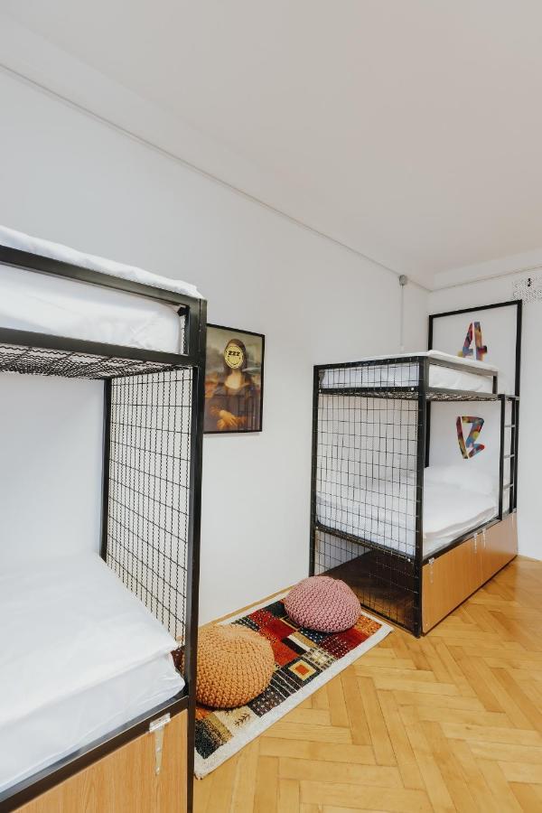 Posto Letto in Dormitorio per 8 Persone