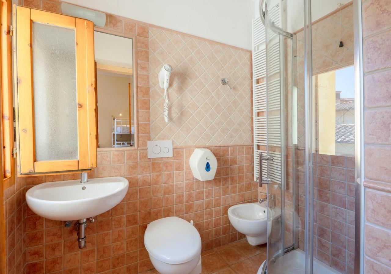 Habitación Doble con baño - 2 camas