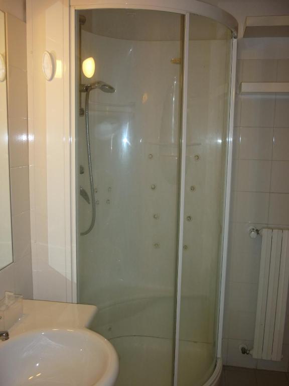 Double Room with Shared Bathroom,171448446:JPEG