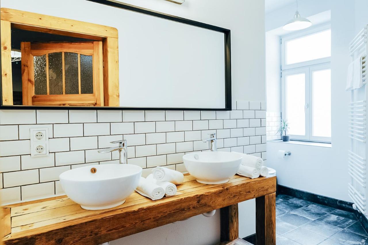 Vierbettzimmer mit Gemeinschaftsbad