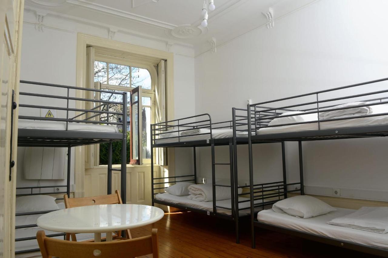 Bed 6-Bed Dormitory Room