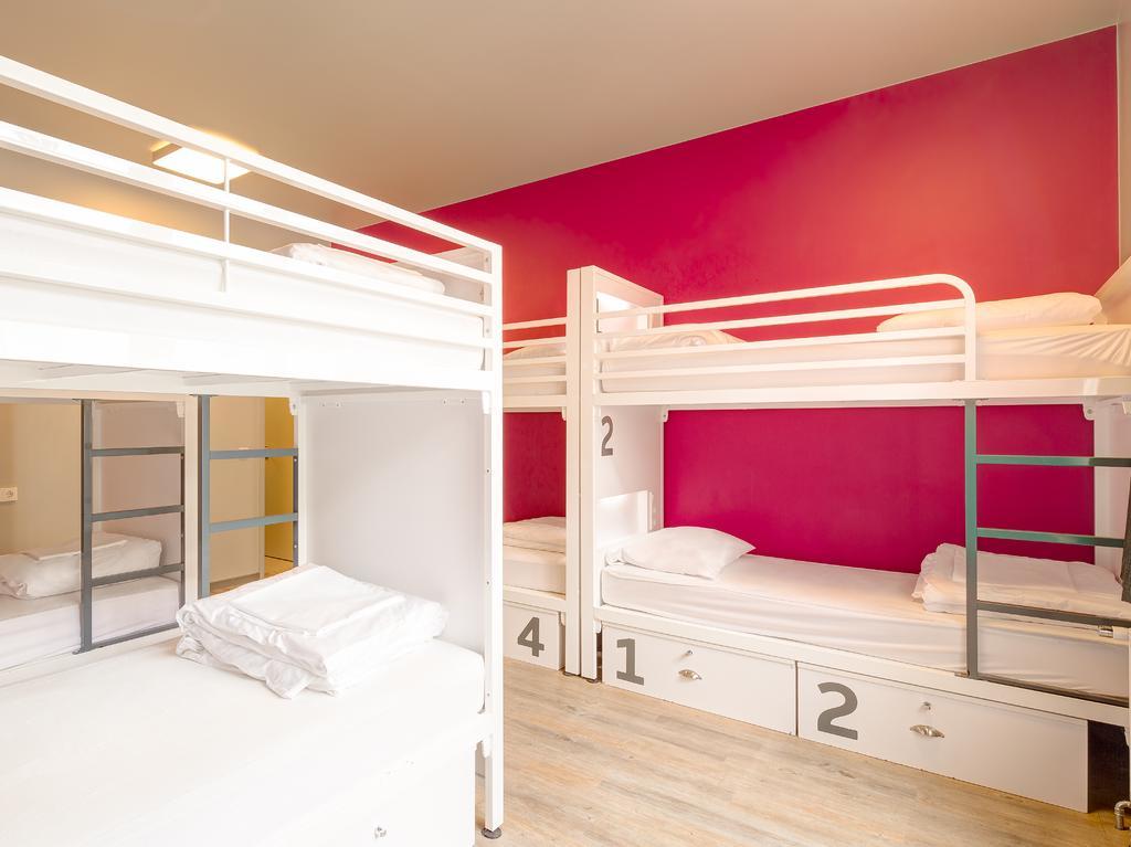 Posto Letto in Dormitorio Misto da 8 Letti con Bagno Privato