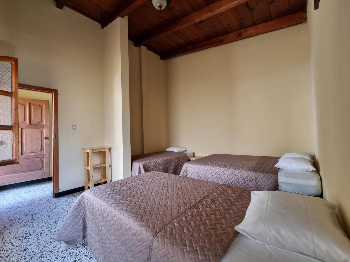 Driepersoonskamer met Eigen Badkamer