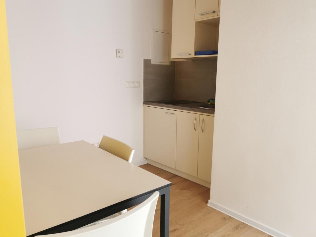 Bed 6-Bed Dormitory Room