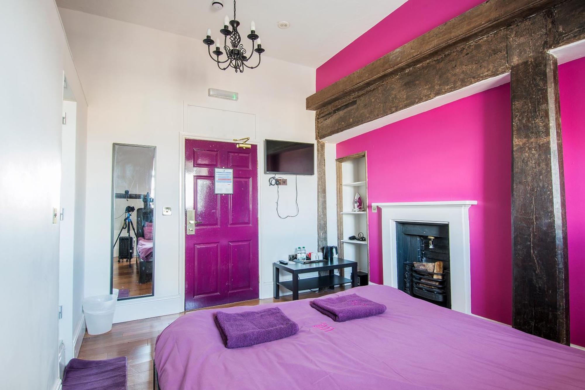 Double Room Ensuite,382798351:JPEG