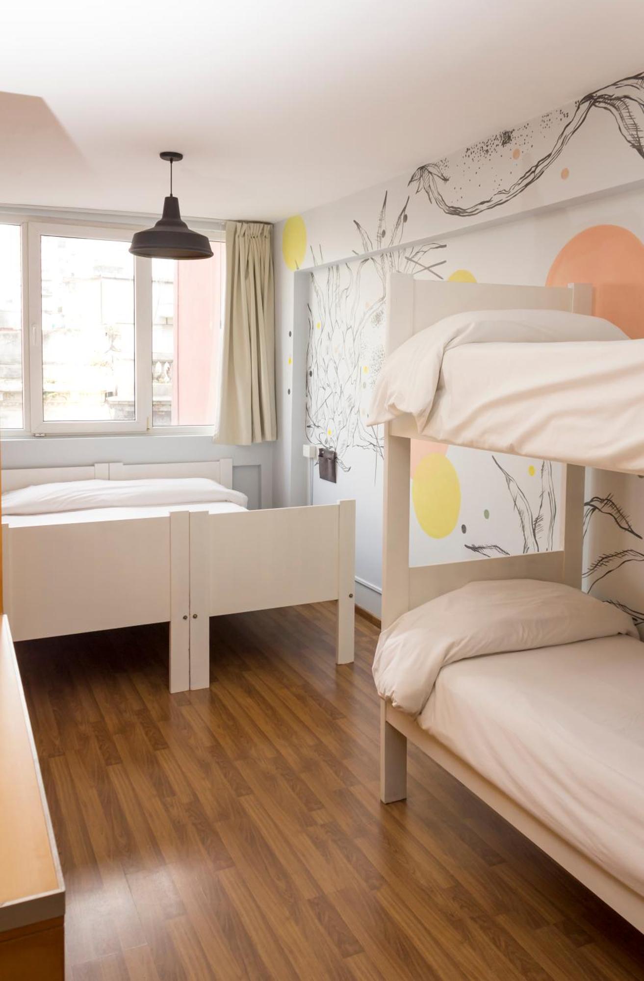 Quadruple Room with Private Bathroom