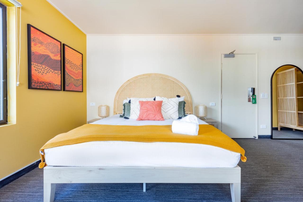 Suite,1232759132:JPEG