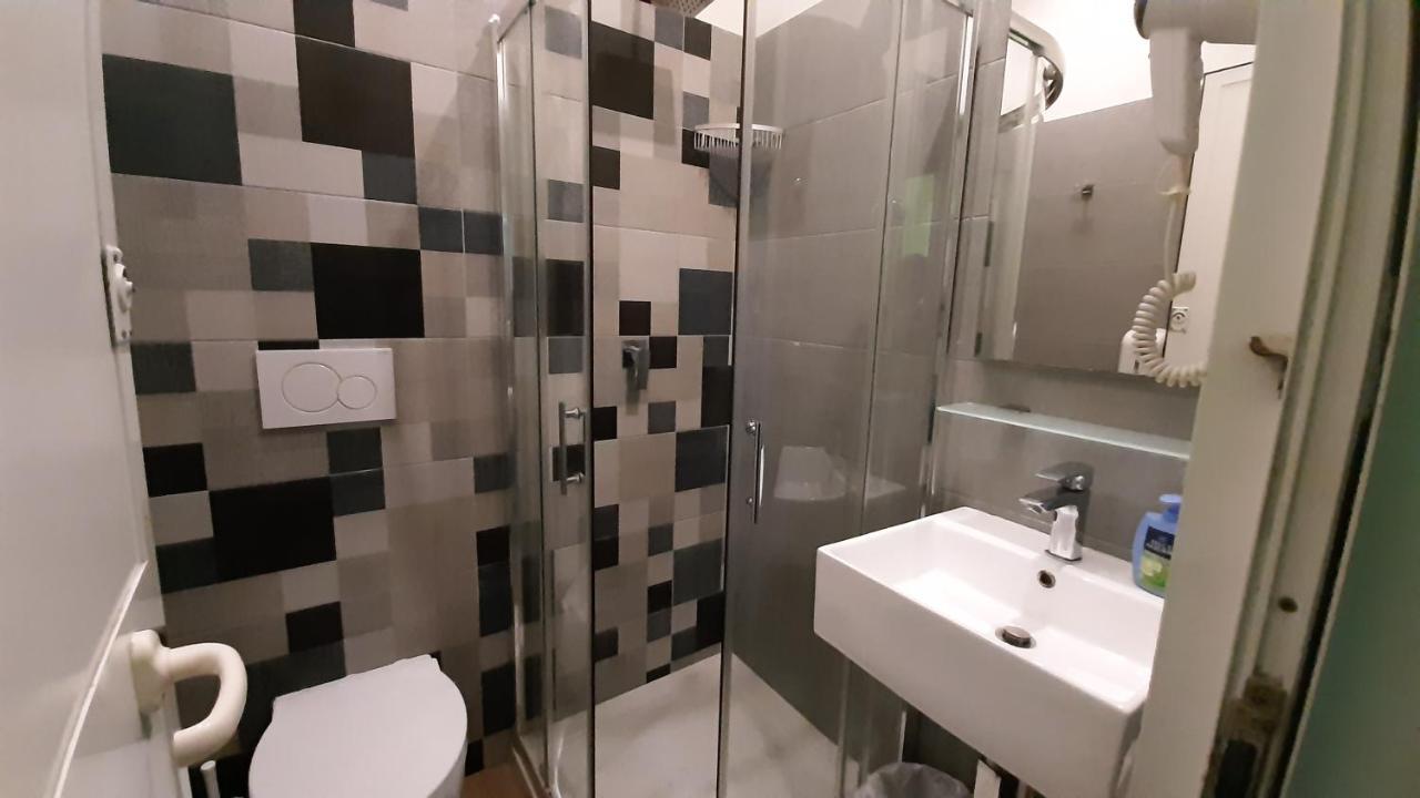 Habitación Doble con baño privado - 2 camas