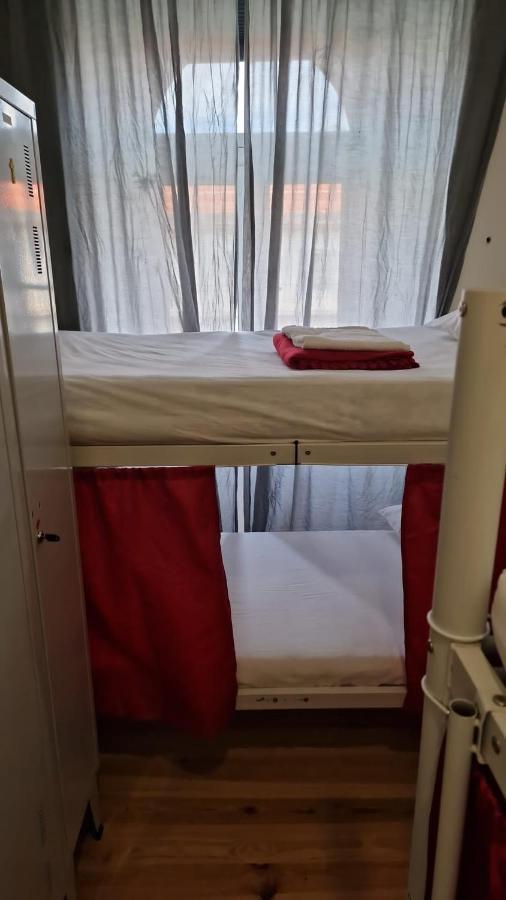 Bed 4-Bed Dormitory Room