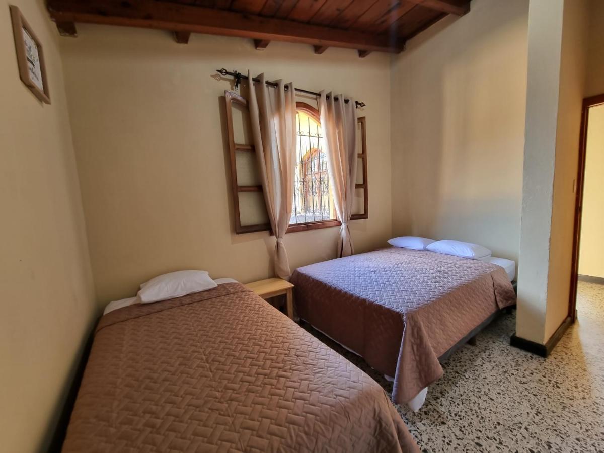 Tweepersoonskamer met Gedeelde Badkamer