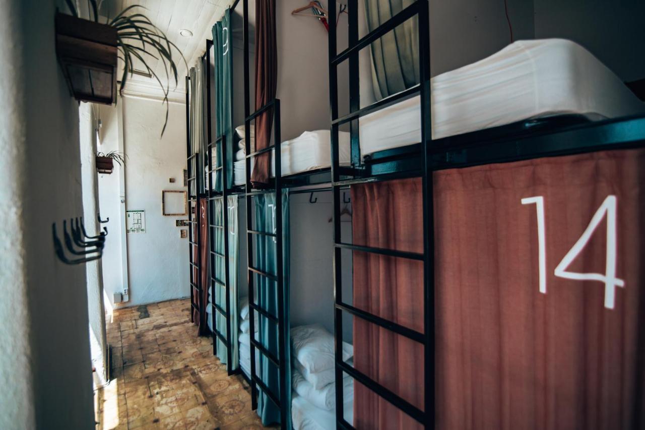 Single Bed 10-Bed Dormitory Room