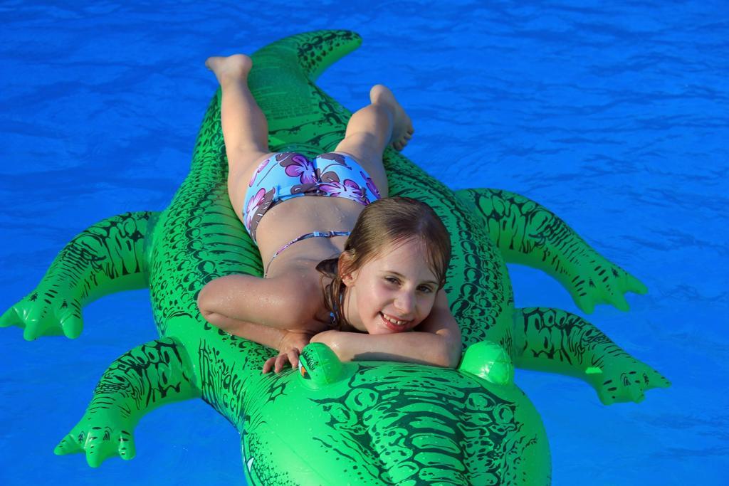 Economy Quadruple Room with Shared Bathroom,710573080:JPEG