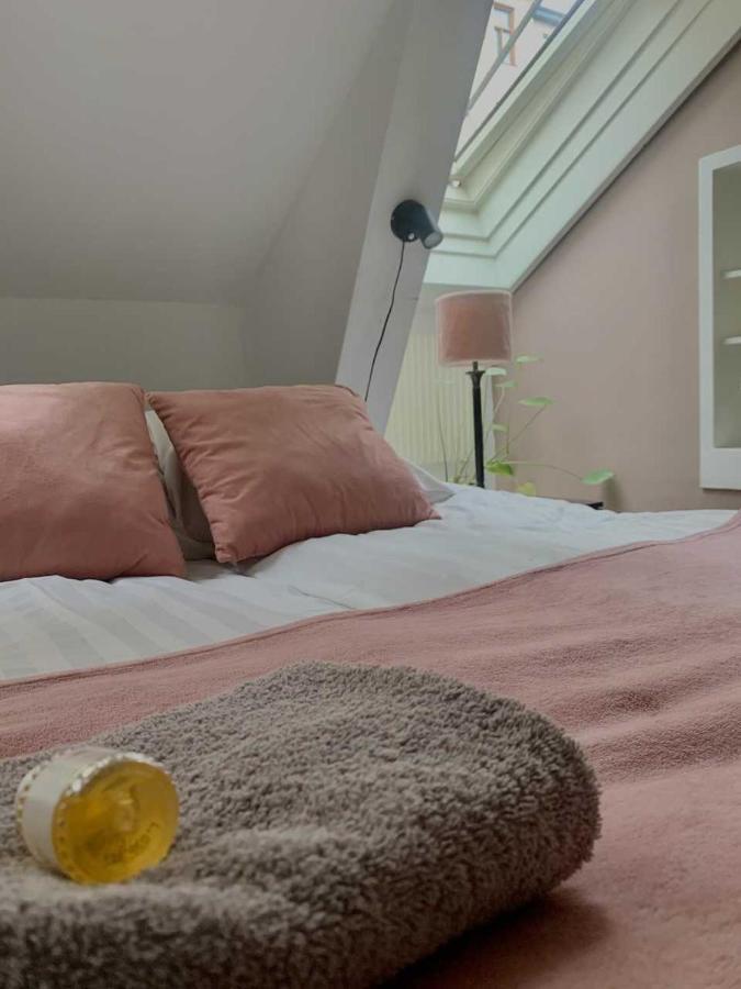 Standaard Kamer met Kingsize Bed en Gedeelde Badkamer