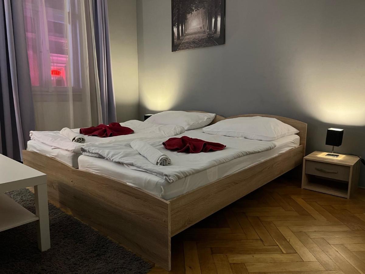 Double or Twin Room with Shower