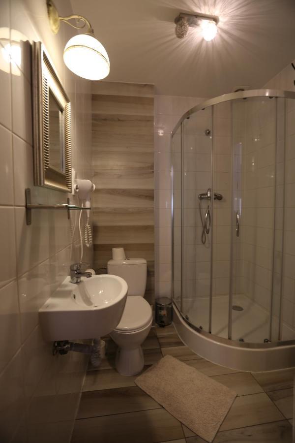 Double Room with Private Bathroom,1416137763:JPEG