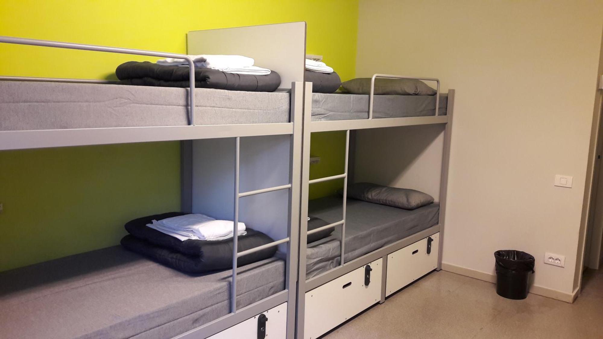 Single Bed 8-Bed Male Dormitory Room,631140111:JPEG