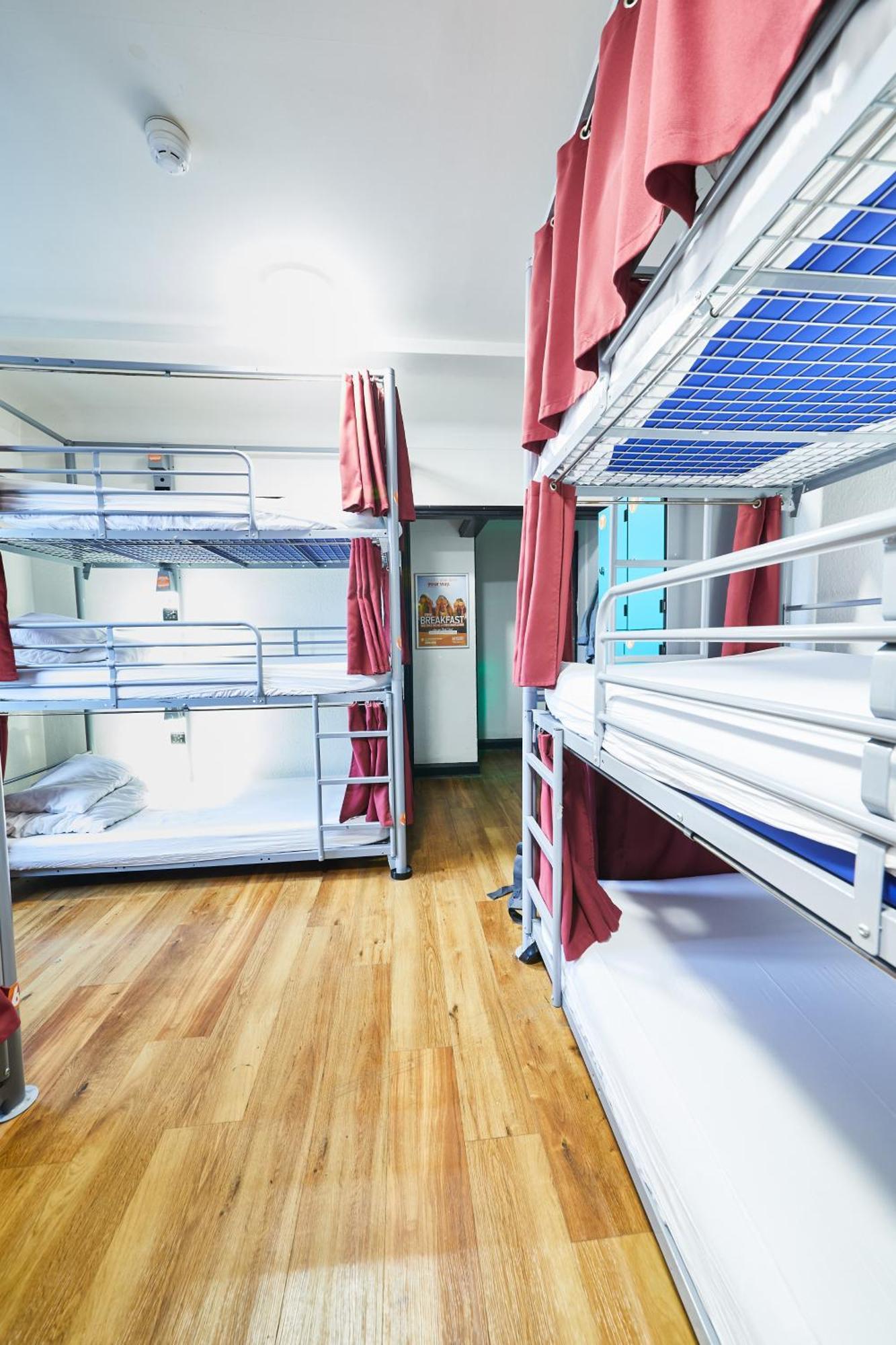 Bed 9-Bed Mixed Dormitory Room